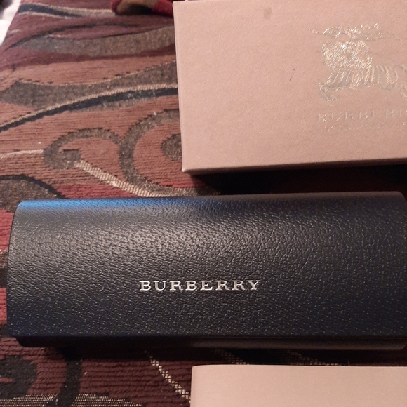 BURBERRY London Sunglasses Glasses Case - Picture 3 of 8